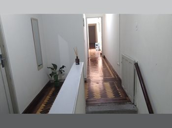 Roomgo BR - quarto individual no bairro bom fim, Porto Alegre - R$ 950 Por mês