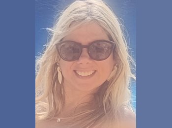 Roomgo BR - Ana Carina - 44 - Curitiba