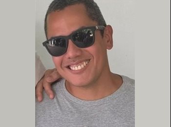 Roomgo BR - Douglas - 37 - Botafogo