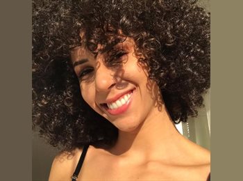 Roomgo BR - Nicolle - 26 - Curitiba