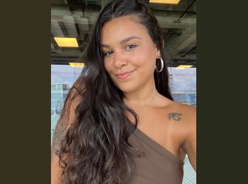 Roomgo BR - Julyana - 26 - Botafogo