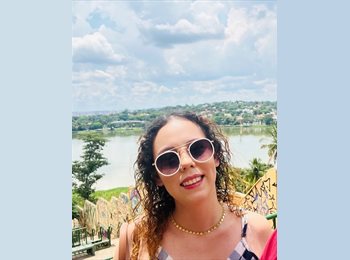 Roomgo BR - Débora - 27 - Brasília