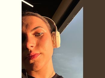 Roomgo BR - brenda  - 18 - Curitiba