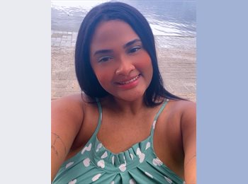 Roomgo BR - Iasmine  - 29 - Florianópolis