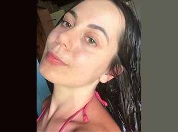 Roomgo BR - Ana Vitória De Rocco - 22 - Porto Alegre