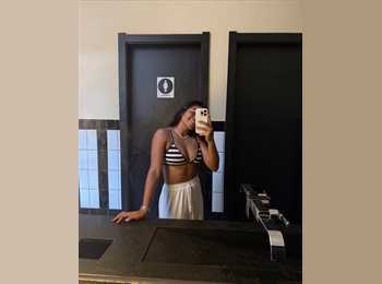 Roomgo BR - Jenifer - 23 - Laranjeiras