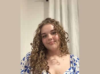 Roomgo BR - Emily - 18 - Curitiba