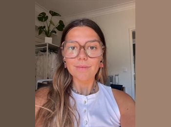 Roomgo BR - Anna - 24 - Maracanã