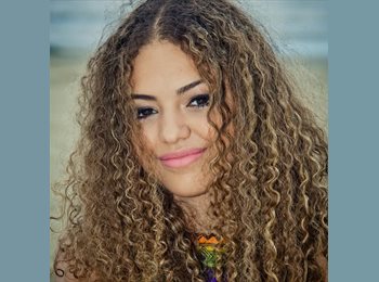 Roomgo BR - Carol - 25 - Liberdade