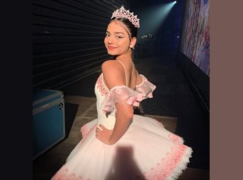 Roomgo BR - Anny - 19 - Itajaí