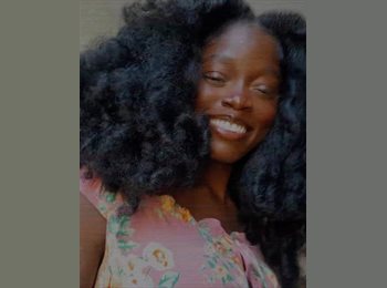 Roomgo BR - Lysa - 29 - Laranjeiras