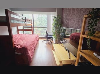 Roomgo CA - Yaletown furnished private room with private bathroom beside skytrain, Vancouver - $1,600 pcm