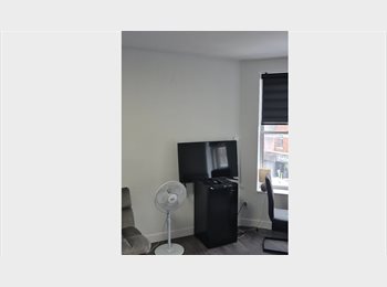 Roomgo CA - Cession de bail, Montréal - $850 pcm