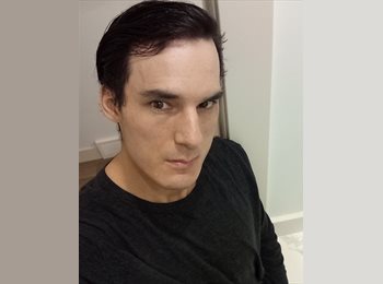 Roomgo CA - Travis  - 34 - Calgary