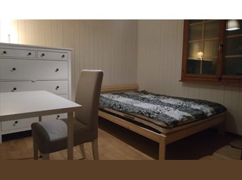 Roomgo CH - Chambre meublée dans un chalet. Proche des transports publiques., Nyon - 720 CHF / Mois