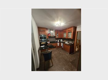 Roomgo CH - Colocation en Villa, Vevey - 700 CHF / Mois