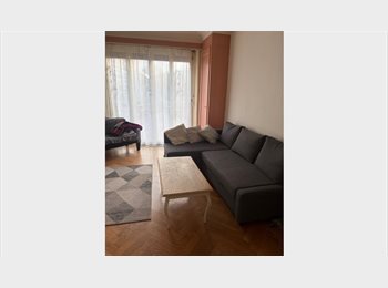 Roomgo CH - Grande chambre et salon privatif à louer, Genève - 1 000 CHF / Mois