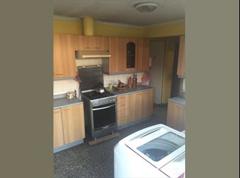 CompartoDepto CL - Amplia Habitación amoblada Metro Los Dominicos, Vitacura - CH$270.000 por mes