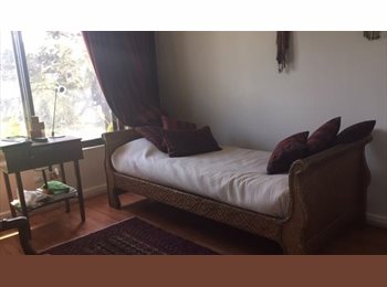 CompartoDepto CL - Linda habitacion con buena vista y baño privado, Vitacura - CH$400.000 por mes