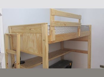 CompartoDepto CL - Pieza para hombre en el barrio Italia con estacionamiento, Santiago Centro - CH$220.000 por mes