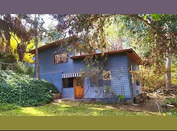 CompartoDepto CL - Casa interior amoblada 2 pisos en Huechuraba, Huechuraba - CH$430.000 por mes