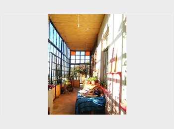 CompartoDepto CL - casona compartida en el cerro Yungay, con terraza común con excelente vista al puerto al mar y cerro, Valparaíso - CH$190.000 por mes