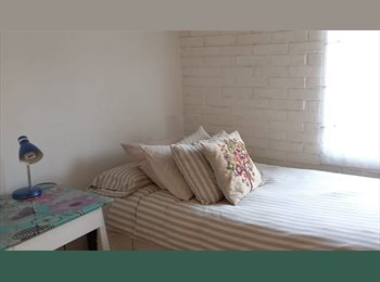 CompartoDepto CL - Pieza amplia en Providencia | Metro I. de Suárez, Providencia - CH$300.000 por mes