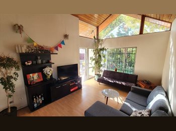CompartoDepto CL - Rooms Available from March – International House in Las Condes (Metro Hernando de Magallanes), Vitacura - CH$500 por mes