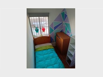 CompartoDepto CL - Hermosa y tranquila habitación en barrio Italia, Santiago Centro - CH$300.000 por mes