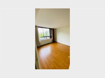 CompartoDepto CL - Grande y luminosa habitación en el mejor sector de Las Condes, Vitacura - CH$350.000 por mes