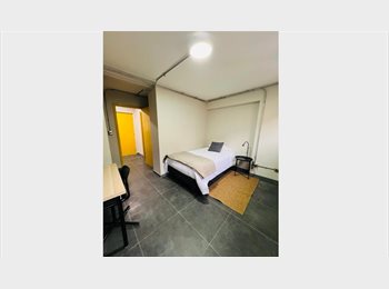 CompartoDepto CL - Pieza 12m² con baño compartido - Casa Latorre económica, Santiago - CH$485 por mes