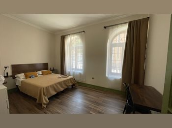 CompartoDepto CL - Dormitorio Doble con baño privado - Casa Patrimonial, Santiago - CH$455.000 por mes
