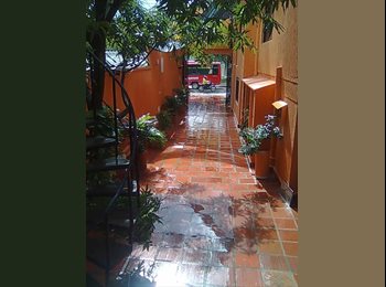 CompartoApto CO - habitaciones independiente y baño privado, cama, televisor con t.v. cable, nevera, inter, Cartagena - COP$ 540.000 por mes