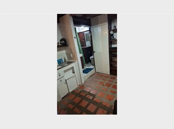 CompartoApto CO - Habitación/Apto con baño privado y cocineta en Barrio Aguacatala,POBLADO, Envigado - COP$ 1.000.000 por mes