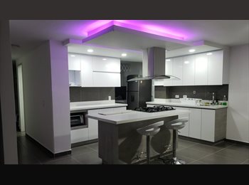 CompartoApto CO - Se arrienda habitación para mujer laureles estadio, Medellín - COP$ 850.000 por mes