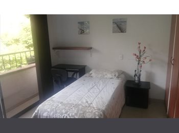 CompartoApto CO - HABITACION CON BALCON Y VISTA AL EXTERIOR EN LAURELES, Medellín - COP$ 1.000.000 por mes