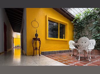 CompartoApto CO - Cómoda habitación-Cerca al Éxito de Laureles, Medellín - COP$ 1.500.000 por mes