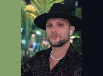 CompartoApto CO - Mark Andrey Chernetskiy - 35 - Bogotá