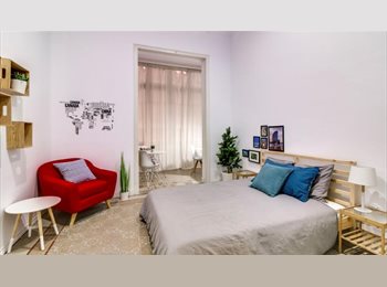 Roomgo ES - ¡Habitación con cama doble y galería en un piso reformado en Gracia! RH9-R7, Gràcia - 820 € por mes