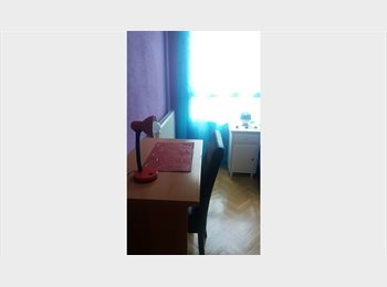 Roomgo ES - ALQUILO HABITACION CON BAÑO,CHICA ESTUDIANTE ALCORCON,LOS CASTILLOS,LINEA 10 DE METRO., Alcorcón - 350 € por mes