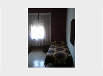 Roomgo ES - ESTUDIANTES. HABITACION LIBRE CENTRO DE HUELVA EN EL CENTRO DE HUELVA.  ALAMEDA SUNDHEIM., Huelva - 275 € por mes