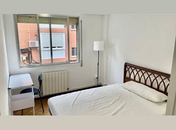 Roomgo ES - Habitacion individual con cama grande, Villaverde - 395 € por mes