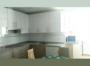 Roomgo ES - Habitación CON BAÑO PRIVADO para estudiantes, Salamanca - 350 € por mes