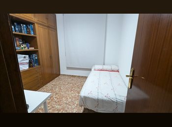 Roomgo ES - Habitación para estudiantes o recién titulados, Córdoba - 300 € por mes