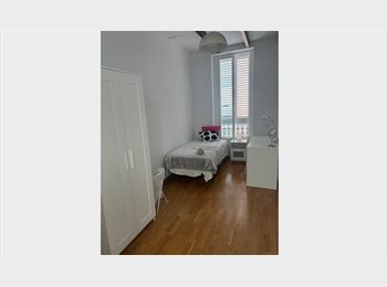 Roomgo ES - Habitación exterior con baño privado y AC, Valencia - 430 € por mes