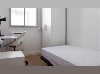 Roomgo ES - Estudio, Les Corts - 1.100 € por mes