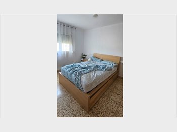 Roomgo ES - Habitación doble vista exterior, Cornellà de Llobregat - 490 € por mes