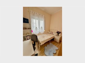 Roomgo ES - Habitación soleada y tranquila en Gràcia / Baix Guinardó, Gràcia - 500 € por mes