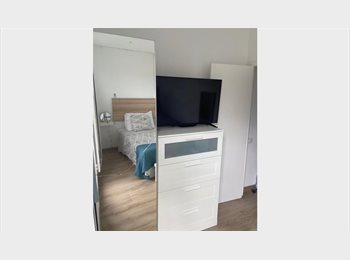 Roomgo ES - Habitación con terraza propia, Nou Barris - 650 € por mes