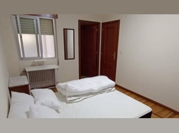 Roomgo ES - Habitación luminosa con baño privado, Zona Noroeste - 350 € por mes